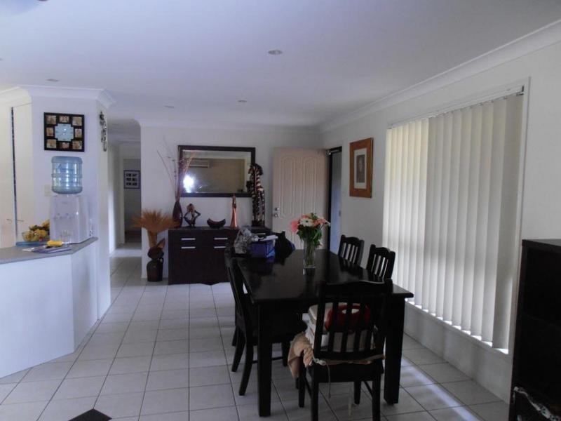 40 Regency Drive, Regents Park QLD 4118