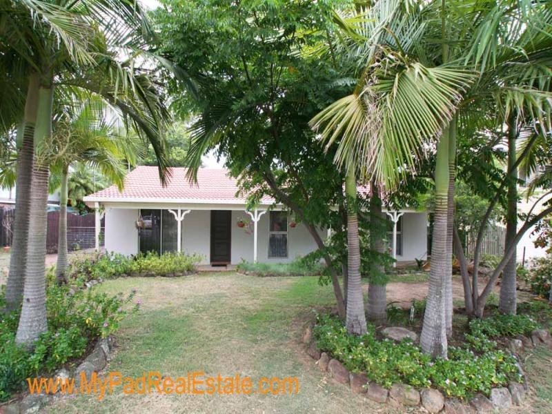 72 Peverell St, Hillcrest QLD 4118