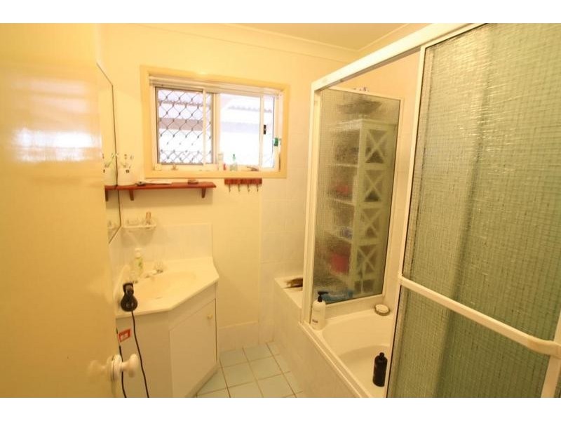 15 Calder Ct, Crestmead QLD 4132