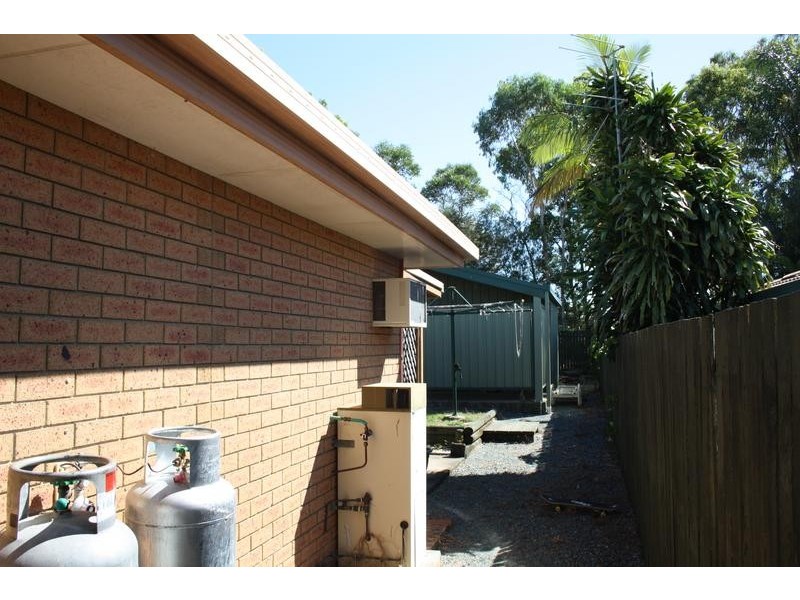 15 Calder Ct, Crestmead QLD 4132