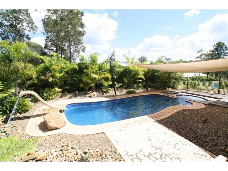 12-14 Spearlily Close, New Beith QLD 4124