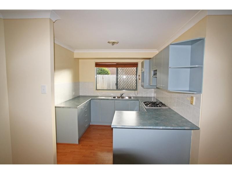 10 Sonorous Cl, Regents Park QLD 4118