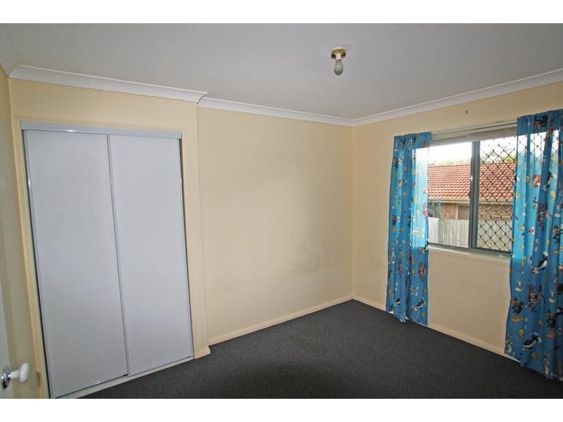 10 Sonorous Cl, Regents Park QLD 4118