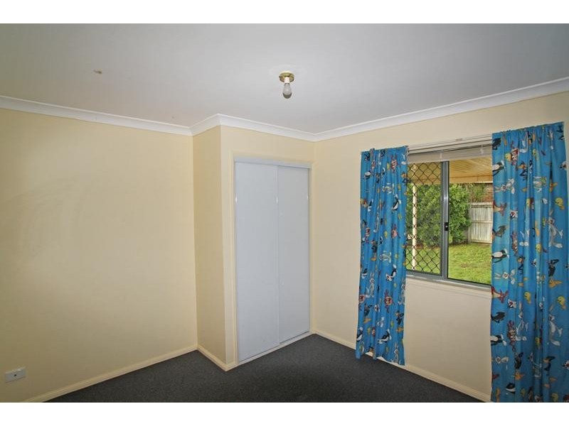 10 Sonorous Cl, Regents Park QLD 4118