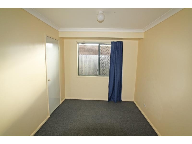 10 Sonorous Cl, Regents Park QLD 4118