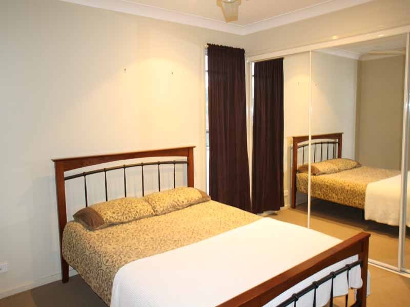 8 Turquoise Crs, Springfield QLD 4300
