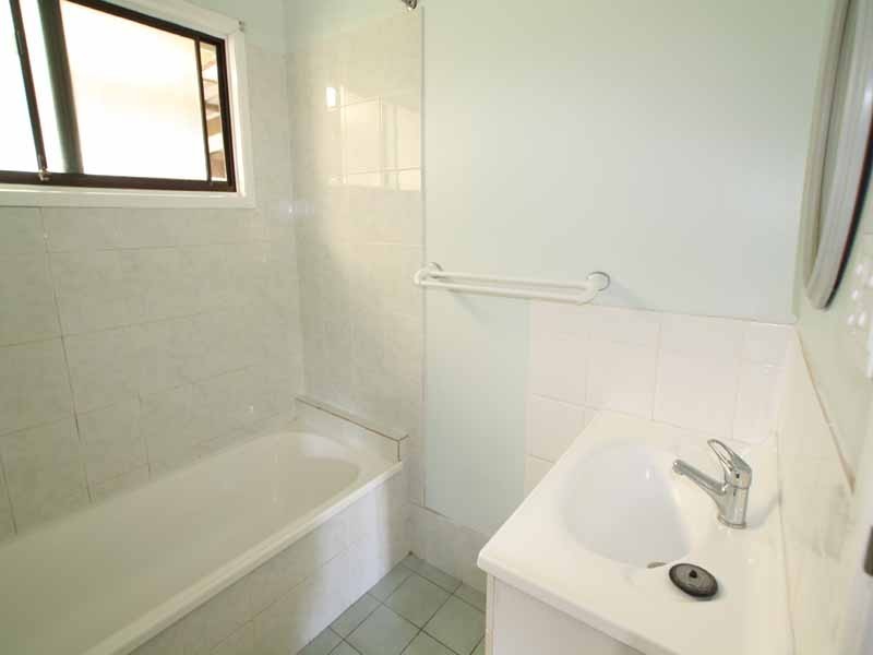 21 Emerald Drive, Regents Park QLD 4118