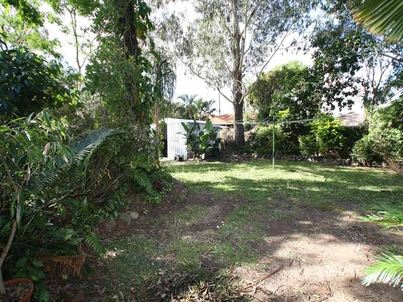 21 Emerald Drive, Regents Park QLD 4118