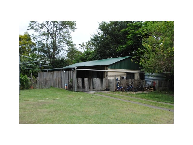 32 Station Rd, Bethania QLD 4205