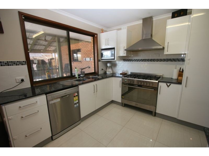 32 Grecian Street, Regents Park QLD 4118