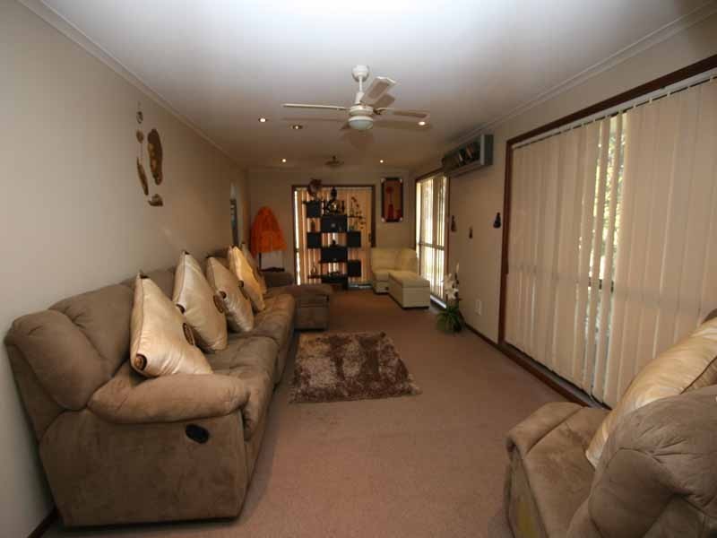 32 Grecian Street, Regents Park QLD 4118