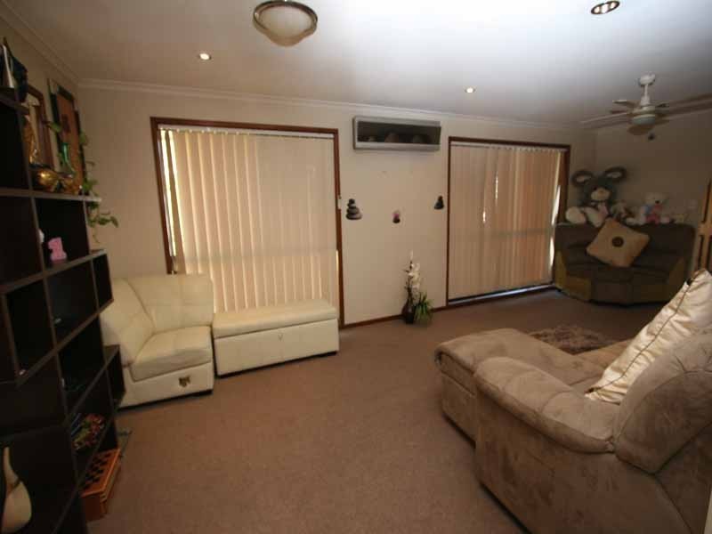 32 Grecian Street, Regents Park QLD 4118