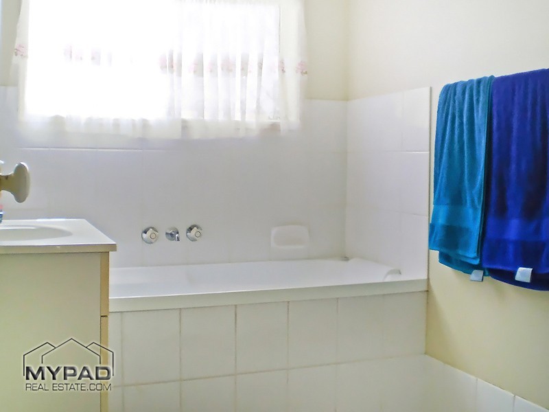 19 Oakwood Drive, Waterford West QLD 4133
