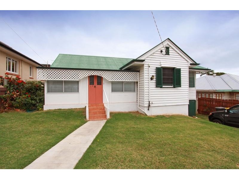 19 Greenmount Avenue, Holland Park QLD 4121