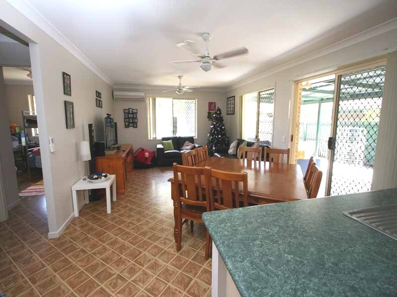 3 Ibrox Court, Regents Park QLD 4118