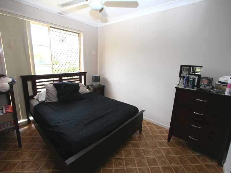 3 Ibrox Court, Regents Park QLD 4118