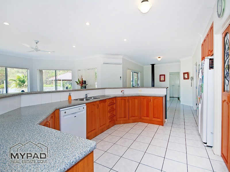 131 Horseshoe Crescent, New Beith QLD 4124