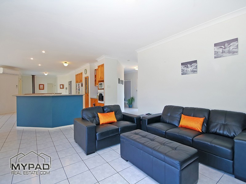 131 Horseshoe Crescent, New Beith QLD 4124
