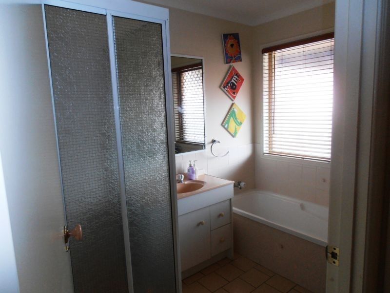 24 Jade Garden Dr, Boronia Heights QLD 4124