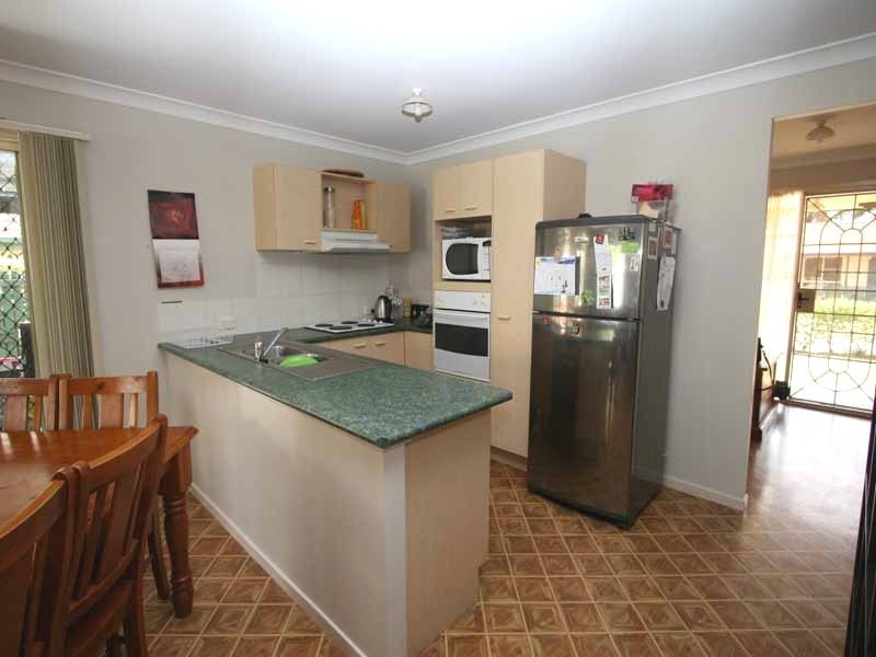 3 Ibrox Crt, Regents Park QLD 4118