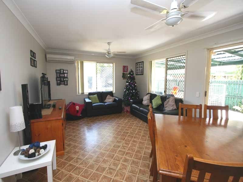 3 Ibrox Crt, Regents Park QLD 4118