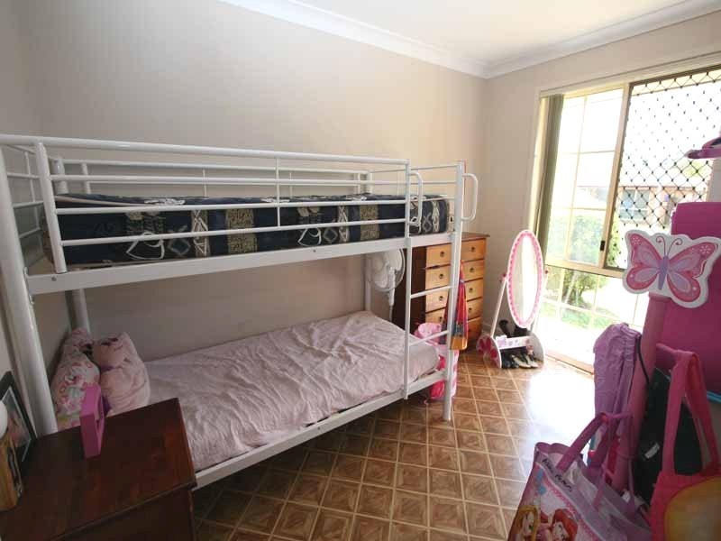 3 Ibrox Crt, Regents Park QLD 4118