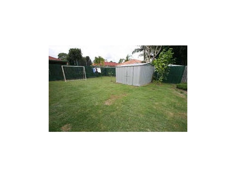 3 Ibrox Crt, Regents Park QLD 4118