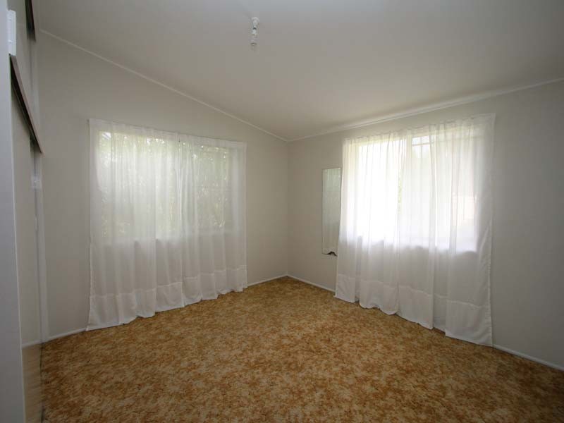 18 Grout Street, Macgregor QLD 4109