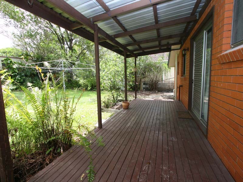 18 Grout Street, Macgregor QLD 4109