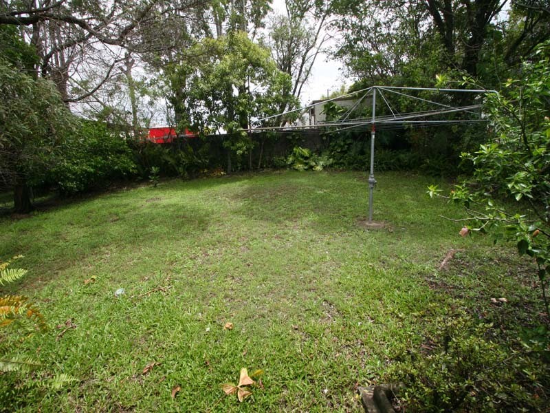 18 Grout Street, Macgregor QLD 4109