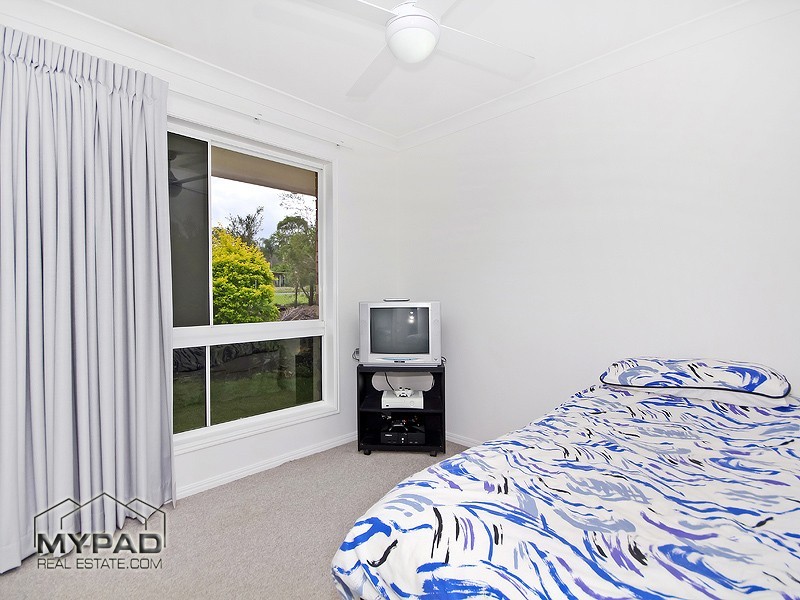 15 CHLOE DRIVE, Munruben QLD 4125