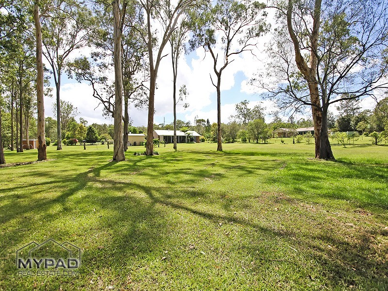 15 CHLOE DRIVE, Munruben QLD 4125
