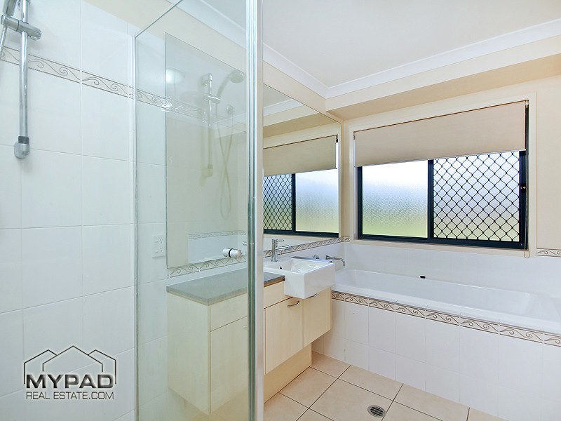 34 Laurina Dr, New Beith QLD 4124