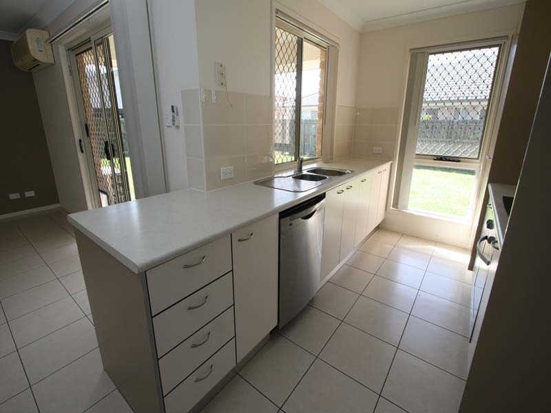 23 Coolum Court, Regents Park QLD 4118