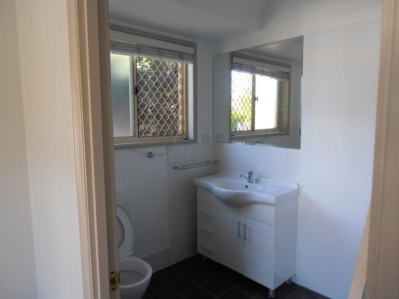 73 Solandra Cct, Regents Park QLD 4118