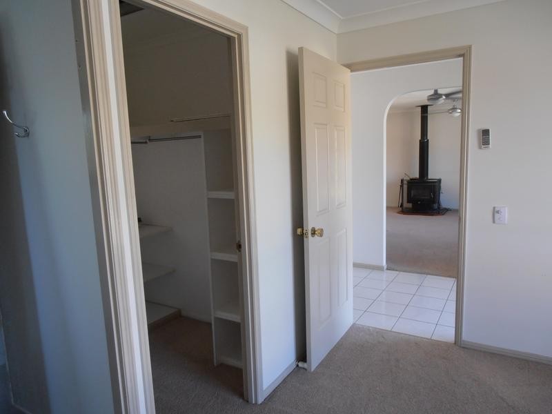 73 Solandra Cct, Regents Park QLD 4118