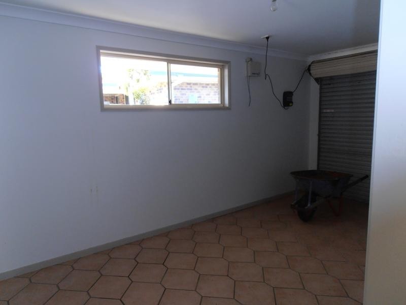 73 Solandra Cct, Regents Park QLD 4118