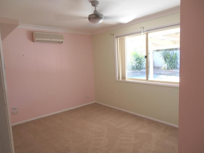 73 Solandra Cct, Regents Park QLD 4118