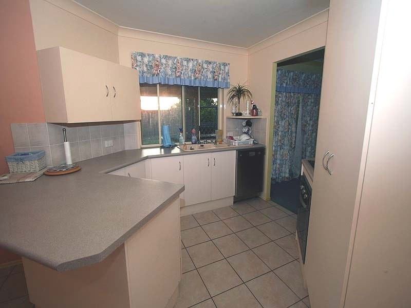 10 Lewis Place, Calamvale QLD 4116