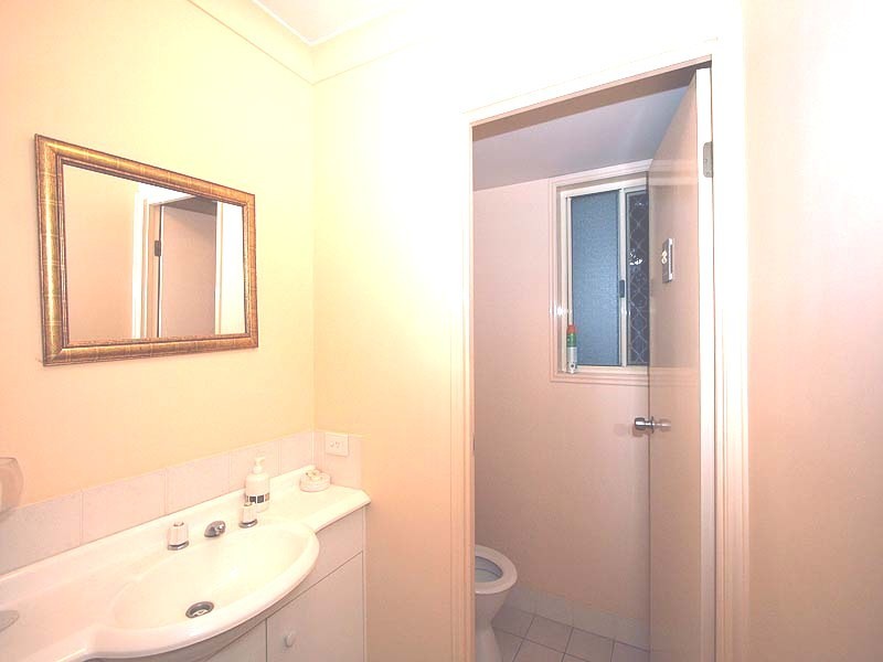 10 Lewis Place, Calamvale QLD 4116