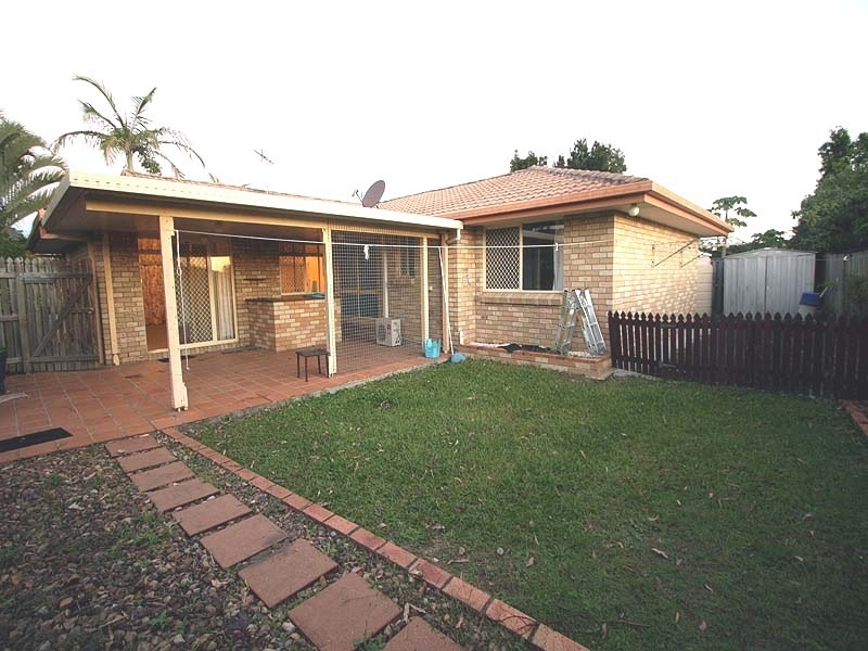 10 Lewis Place, Calamvale QLD 4116