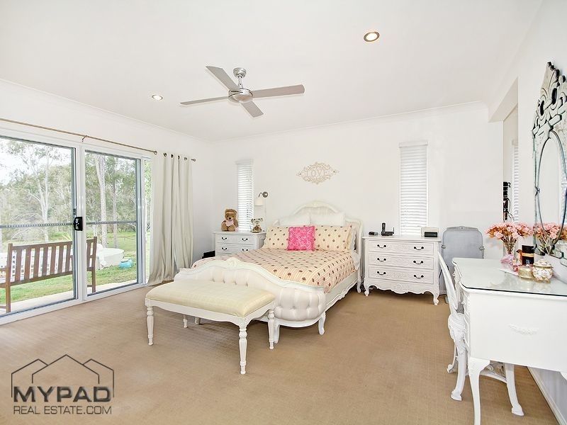 398-400 Spring Mountain Dr, Greenbank QLD 4124