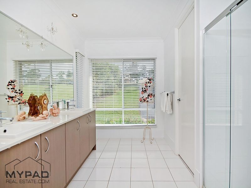 398-400 Spring Mountain Dr, Greenbank QLD 4124