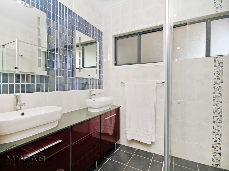 104-106 Platypus Dr, Greenbank QLD 4124