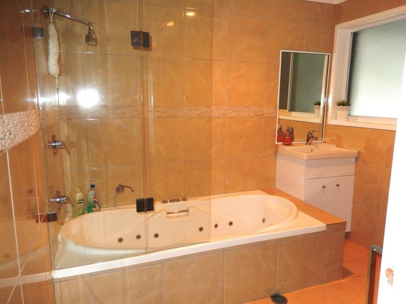 22-24 Raglan Rd, Greenbank QLD 4124