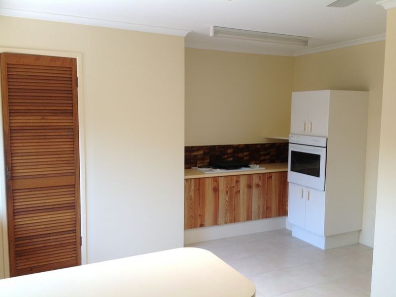 27 Dryade Street, Regents Park QLD 4118