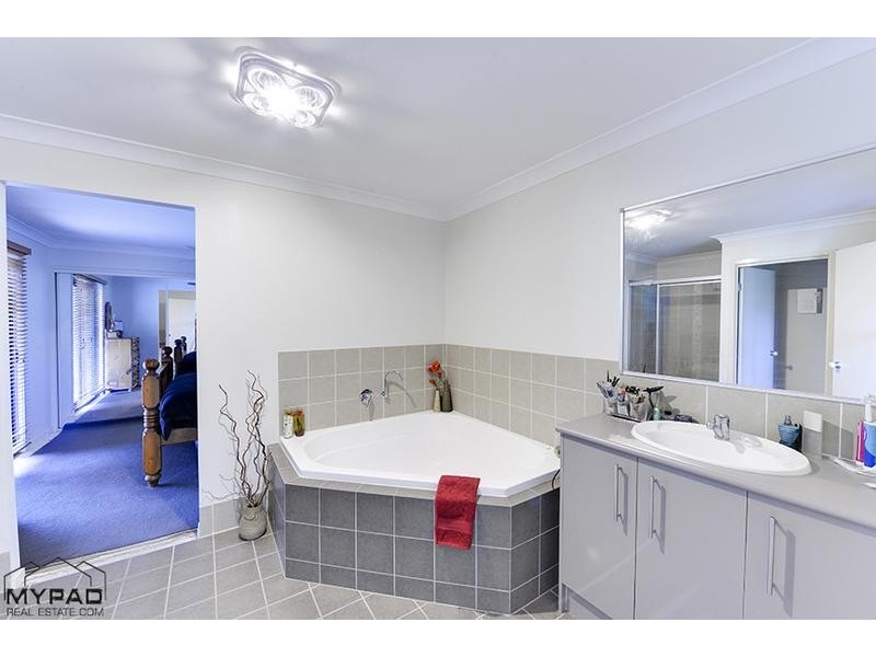 16-18 Cormorant Close, New Beith QLD 4124