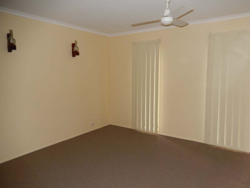 27 Dryade Street, Regents Park QLD 4118