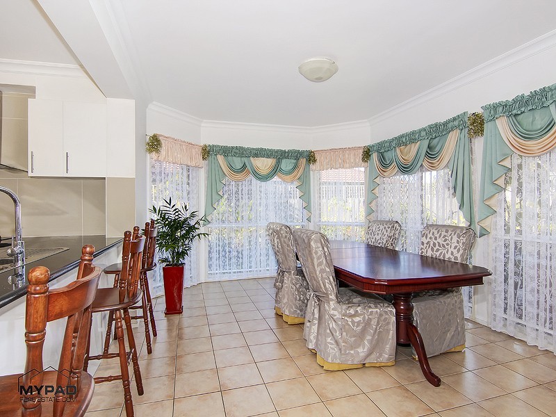 137 Glenfield Street, Parkinson QLD 4115
