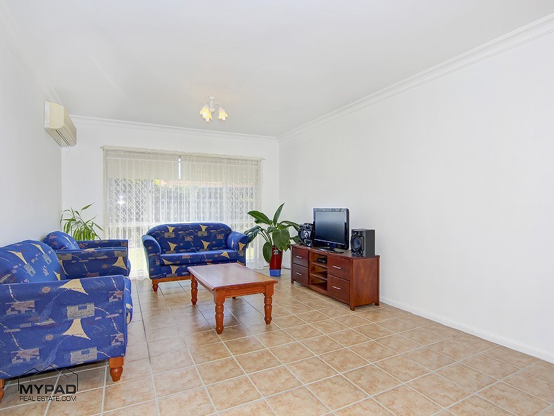 137 Glenfield Street, Parkinson QLD 4115